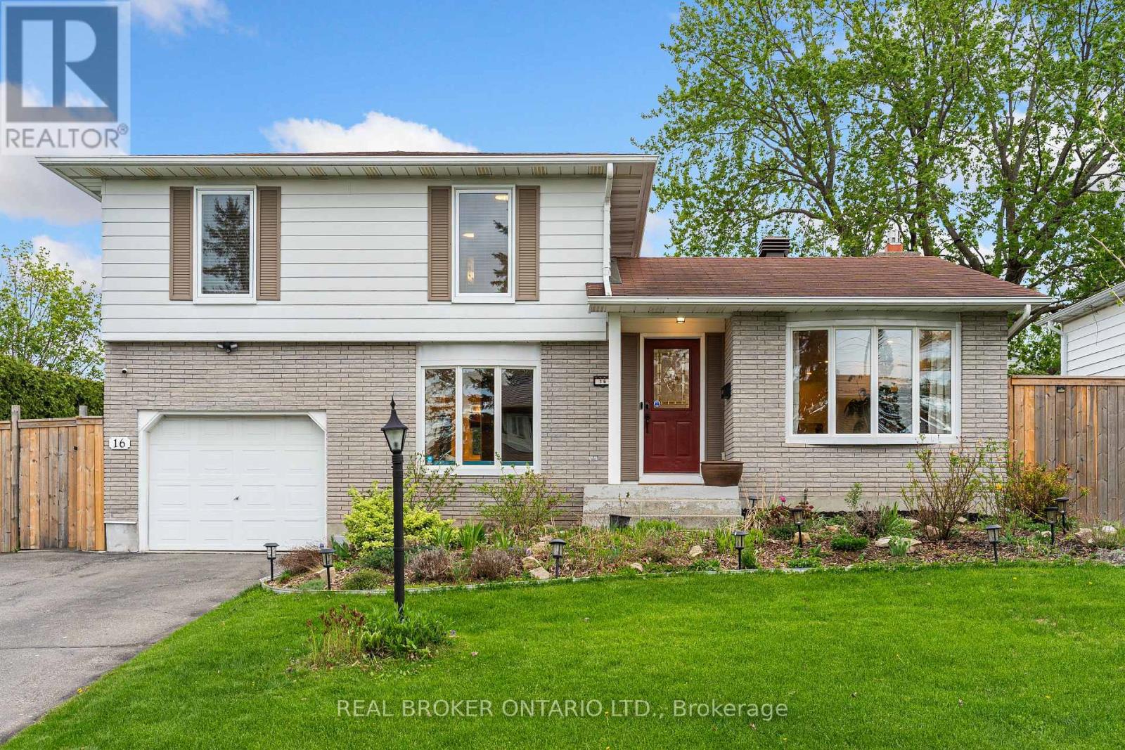 16 LANGHOLM CRESCENT, Ottawa, Ontario