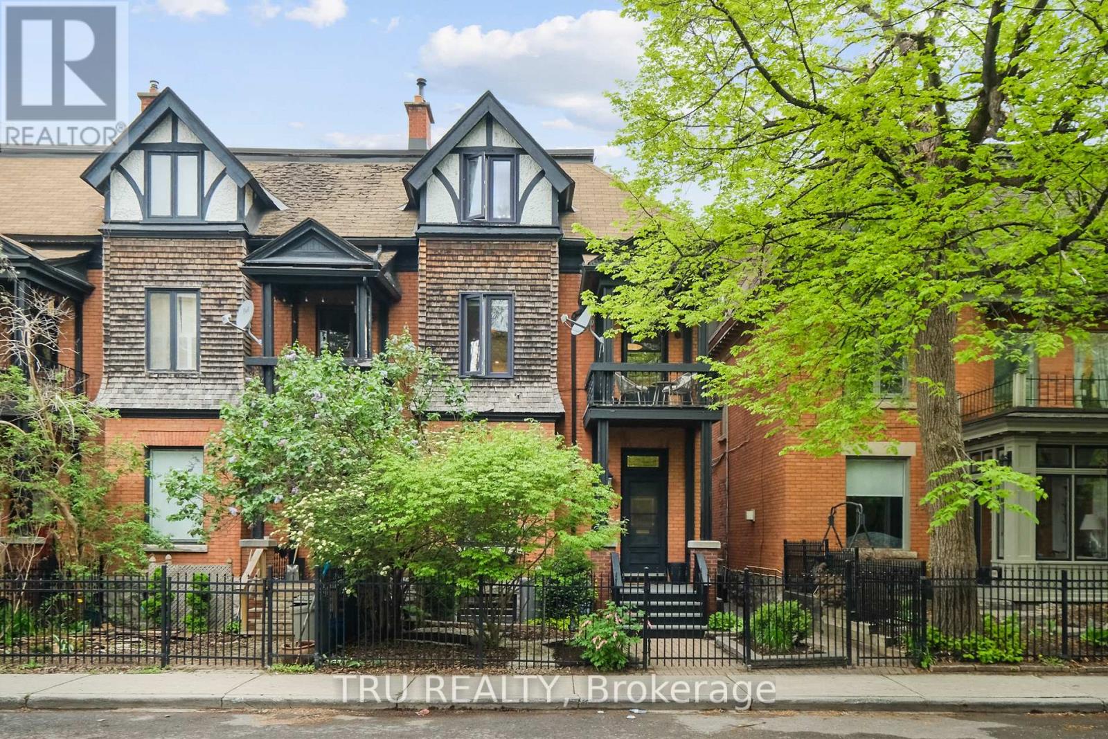 529 BESSERER STREET, Ottawa, Ontario