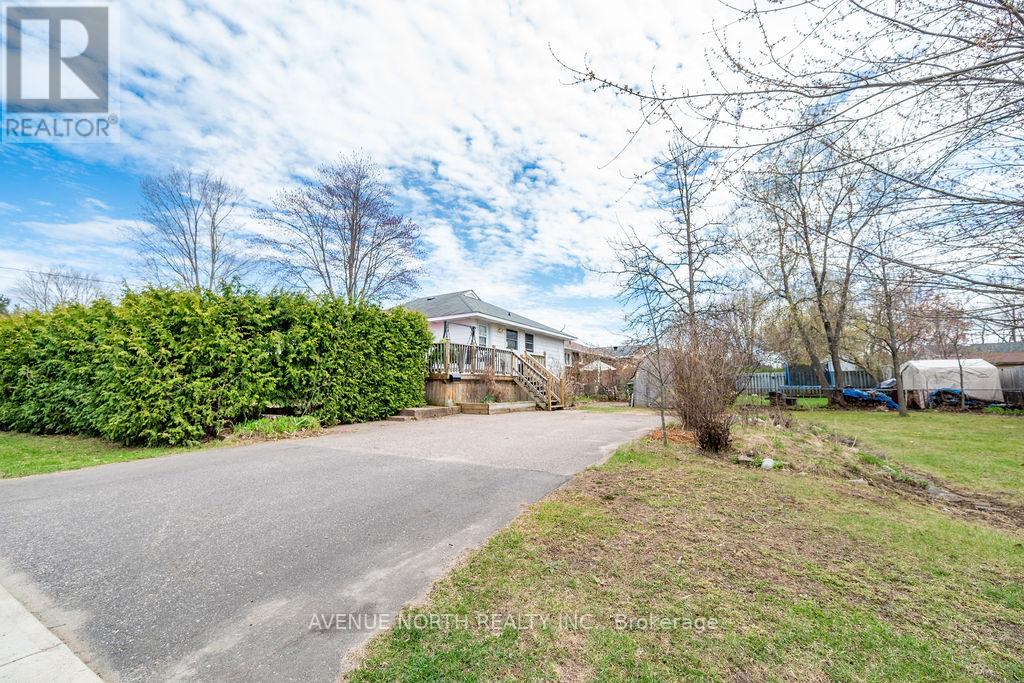 7 LAURA STREET, Petawawa, Ontario