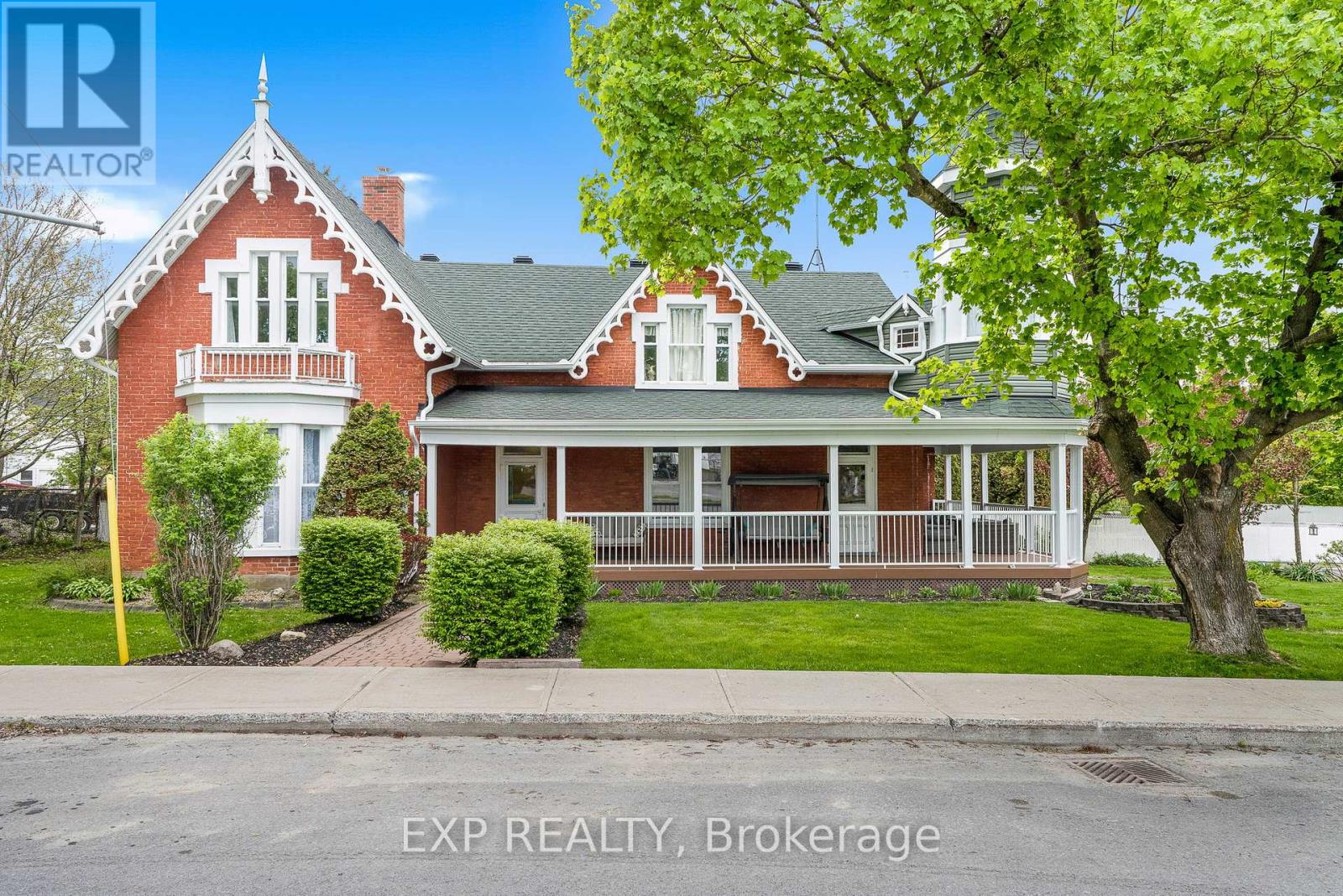 8 JOHN STREET, Champlain, Ontario