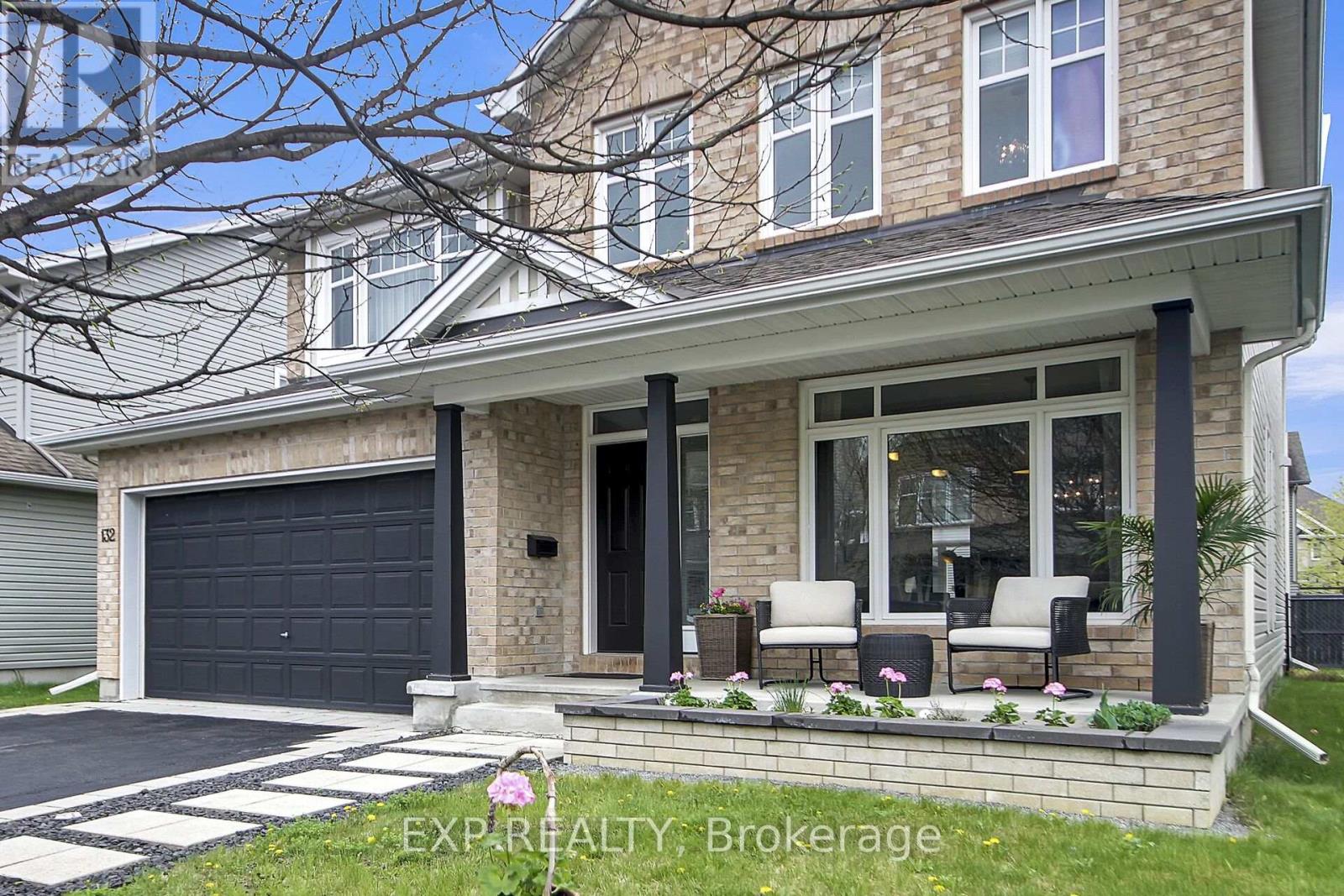 132 GRACEWOOD CRESCENT, Ottawa, Ontario