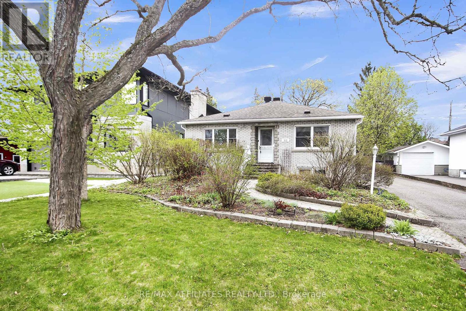 312 MOUNTBATTEN AVENUE, Ottawa, Ontario