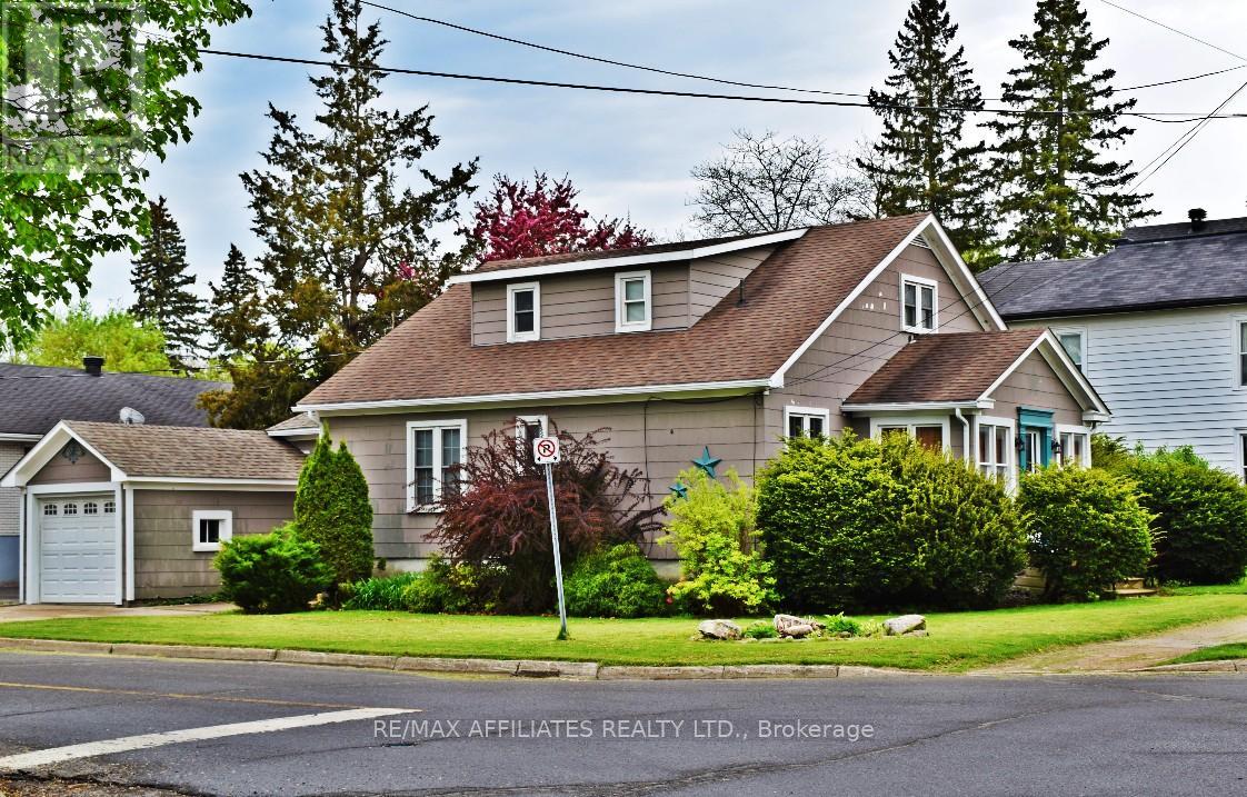 50 HARVEY STREET, Perth, Ontario