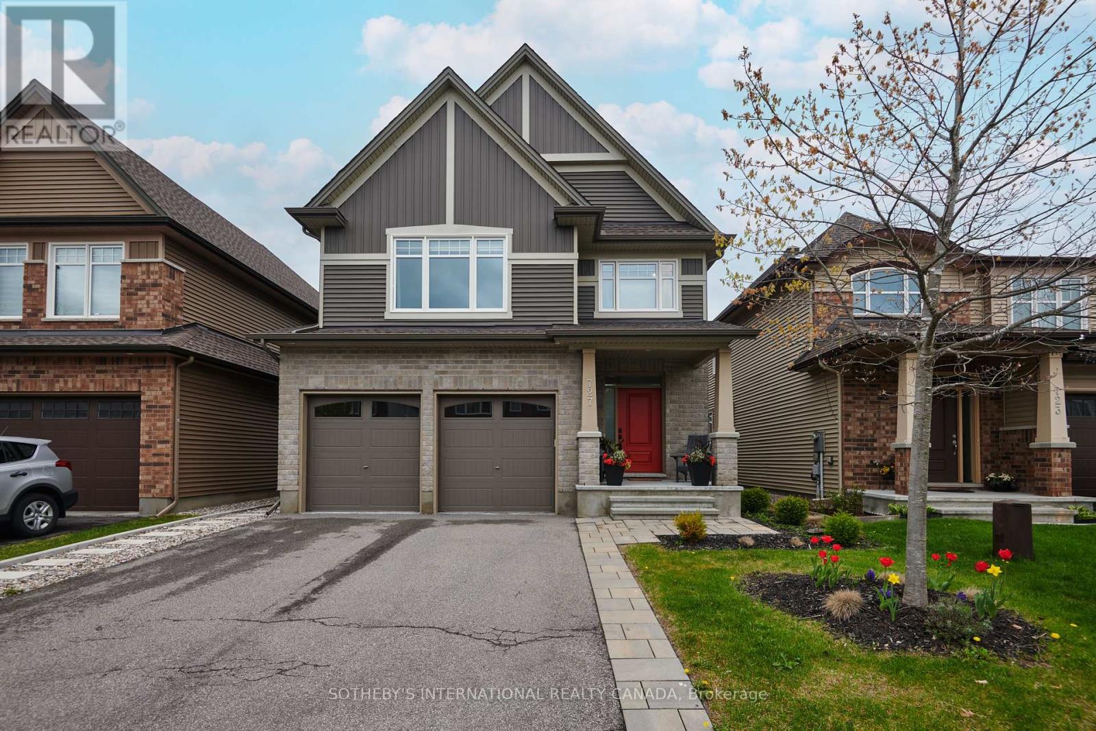 727 BUNCHBERRY WAY, Ottawa, Ontario