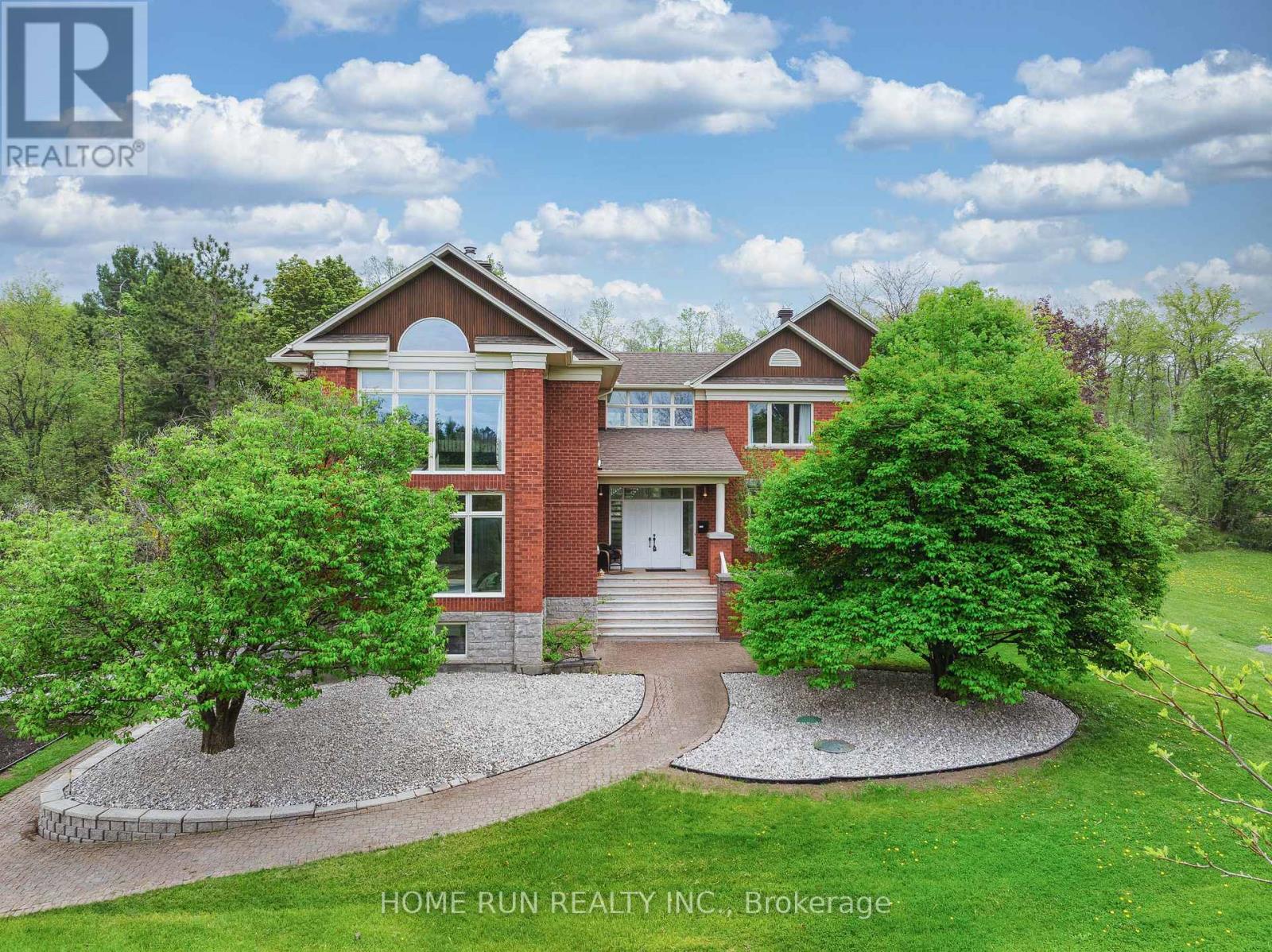 112 LOCHCARRON CRESCENT, Ottawa, Ontario