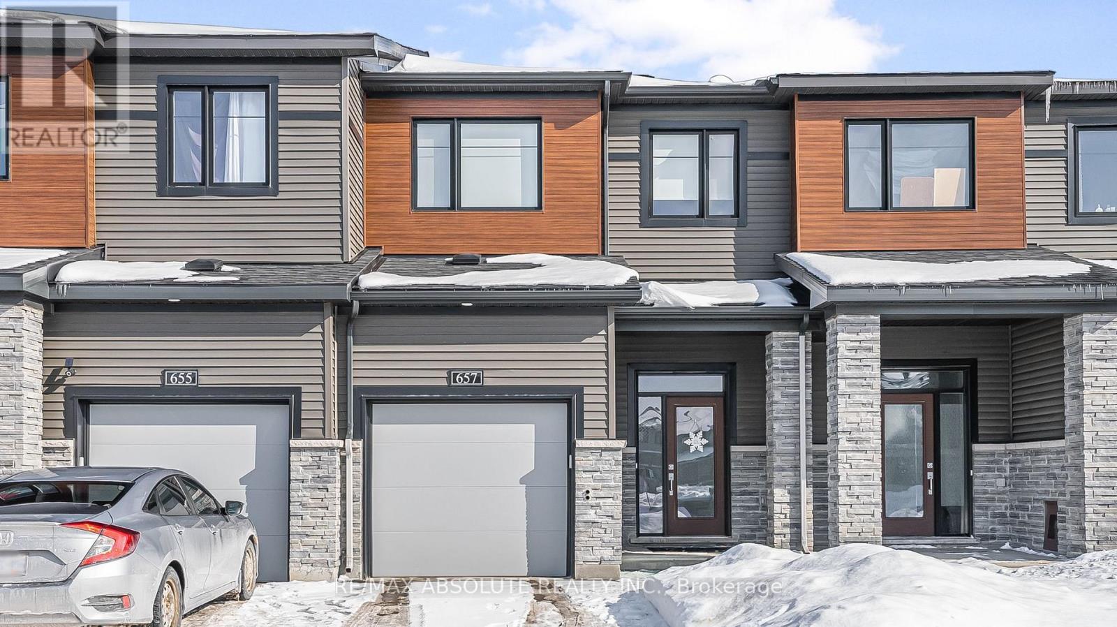 657 HAMSA STREET, Ottawa, Ontario