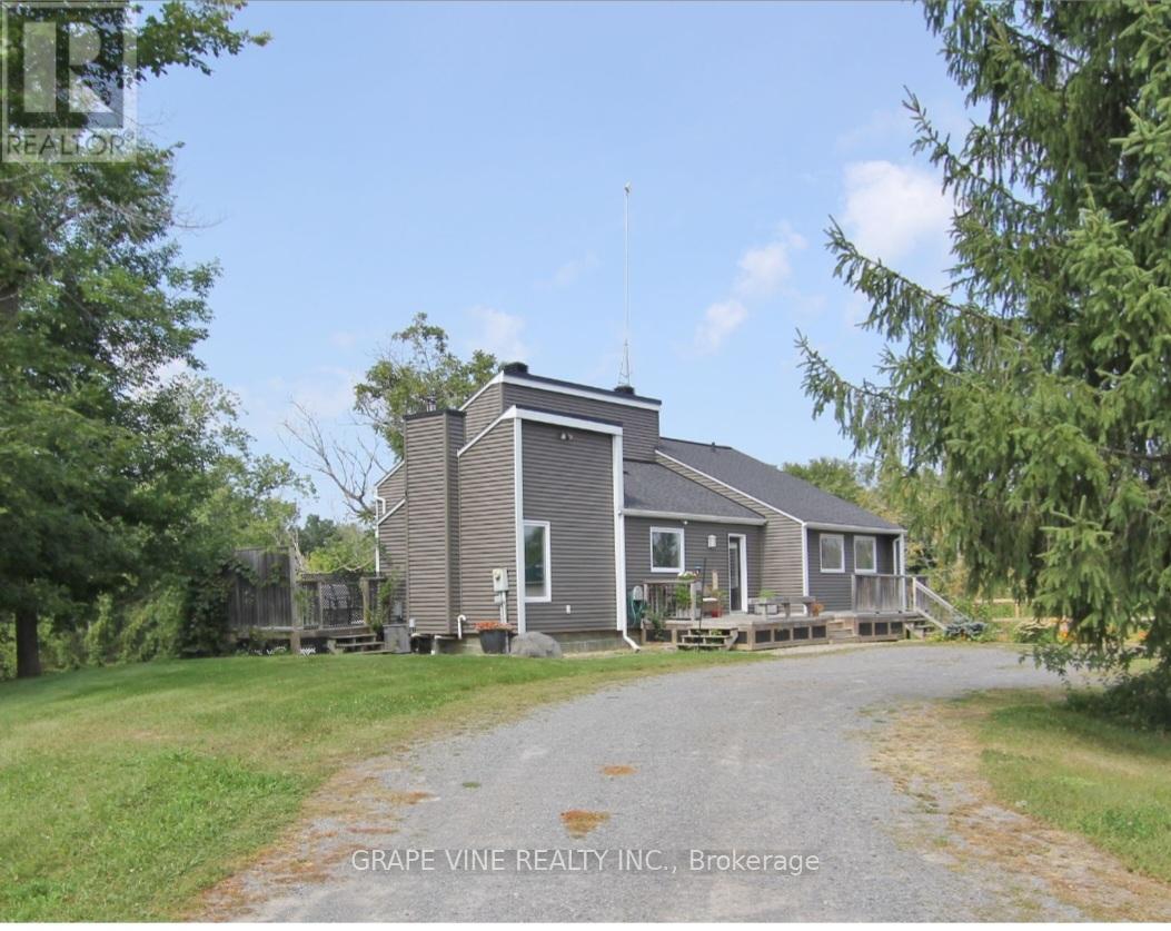 1507 CENTURY ROAD E, Ottawa, Ontario