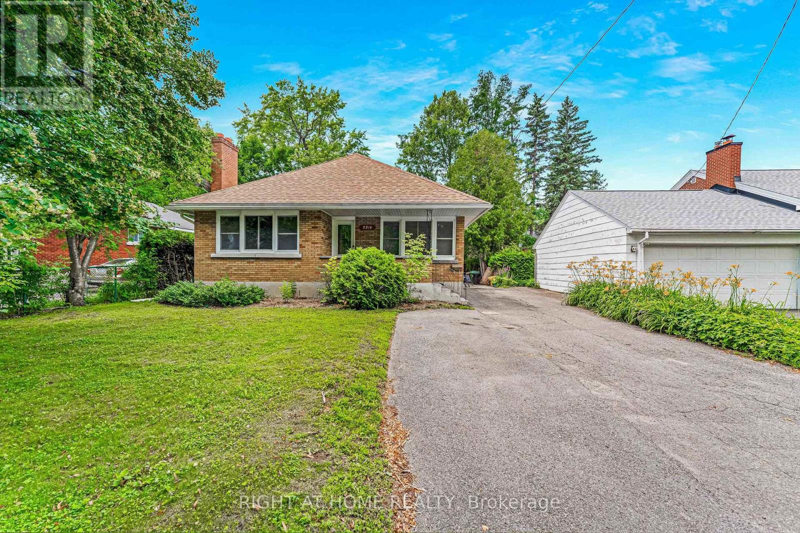 2216 PROSPECT AVENUE, Ottawa, Ontario