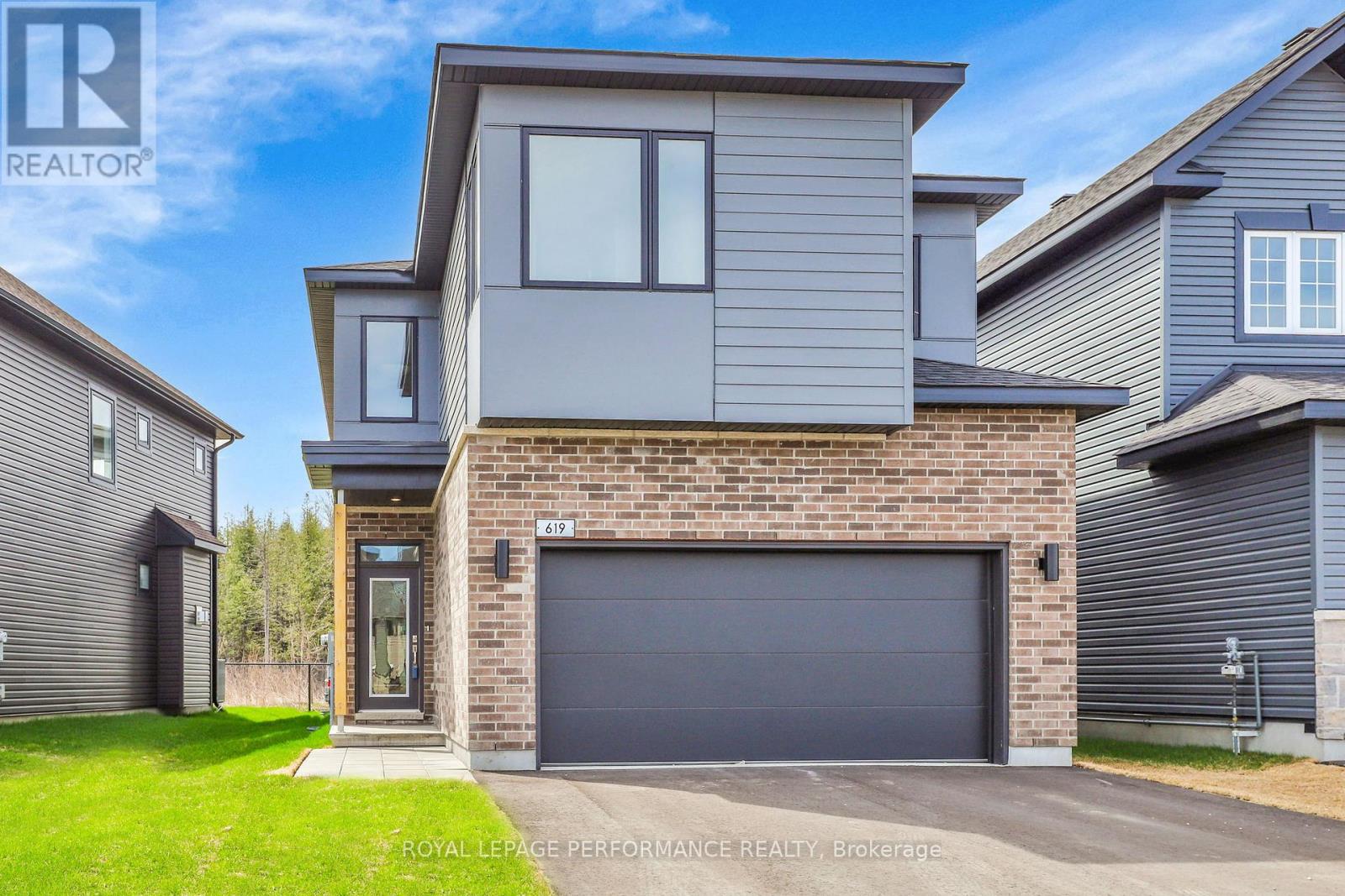 619 PAAKANAAK AVENUE, Ottawa, Ontario