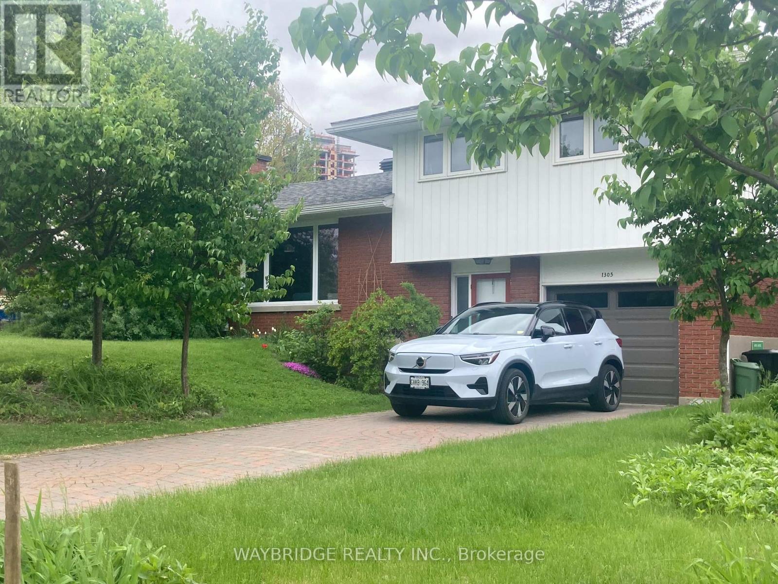 1305 FIRESTONE CRESCENT, Ottawa, Ontario