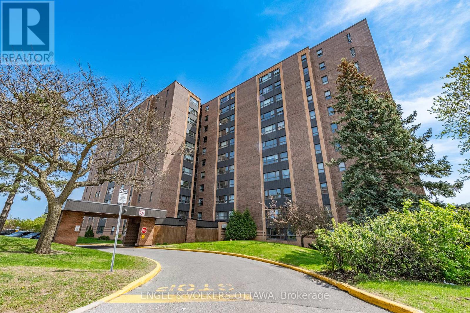 8 - 1356 MEADOWLANDS DRIVE E, Ottawa, Ontario
