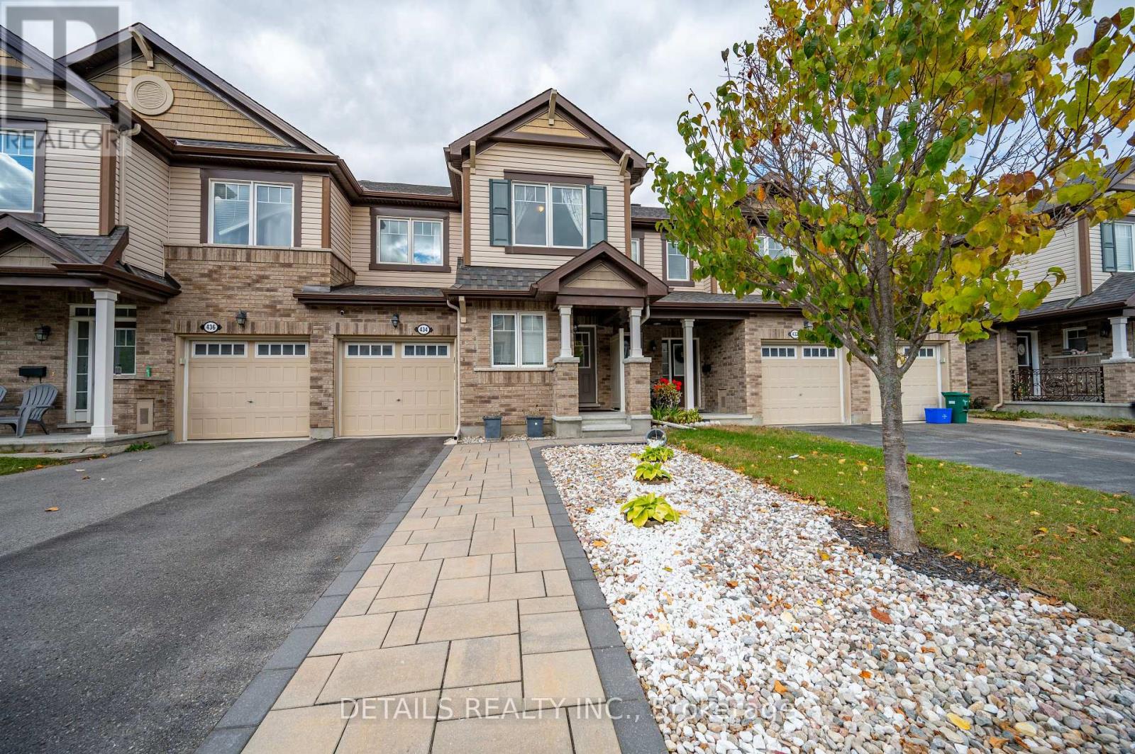 434 WHITE ARCTIC AVENUE, Ottawa, Ontario