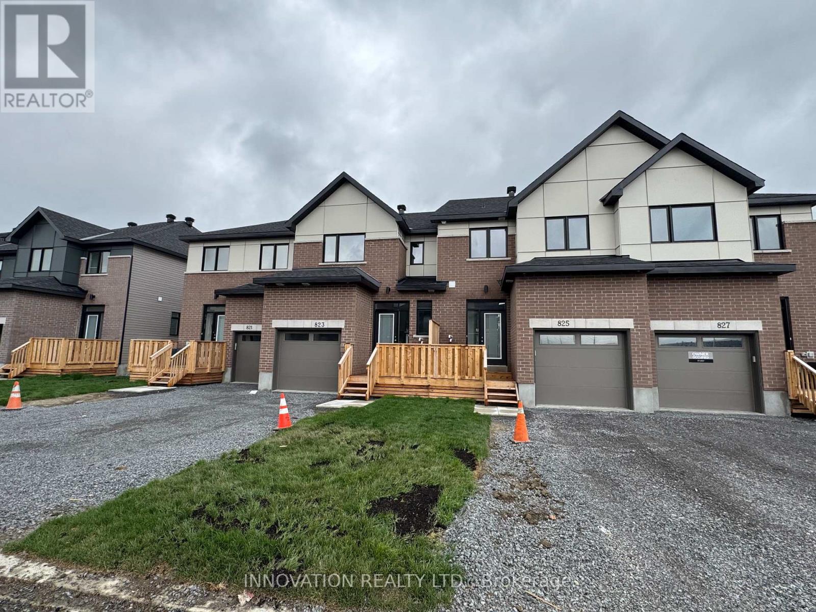 825 ANCIANO CRESCENT, Ottawa, Ontario