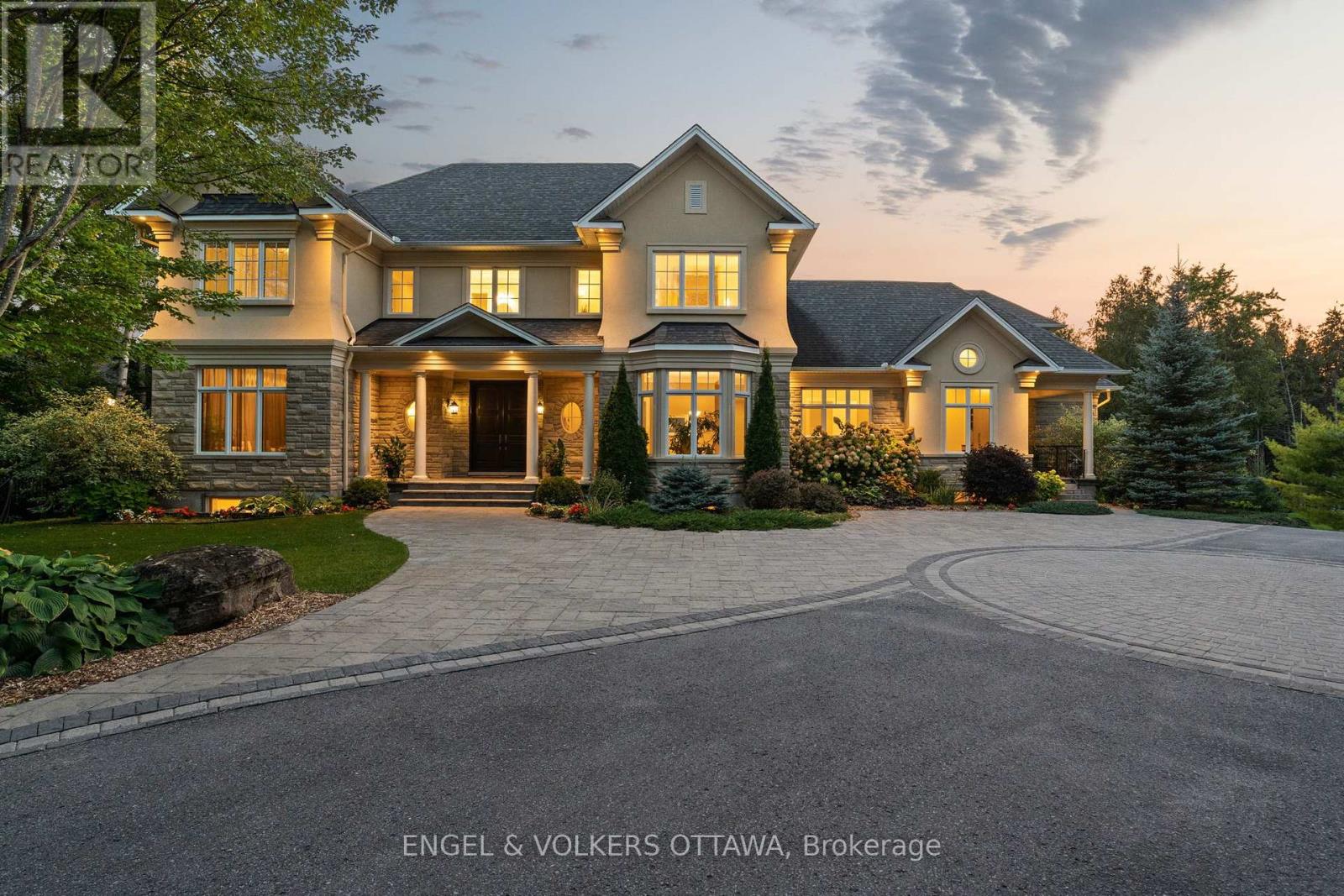 1408 BLACKHORSE COURT, Ottawa, Ontario
