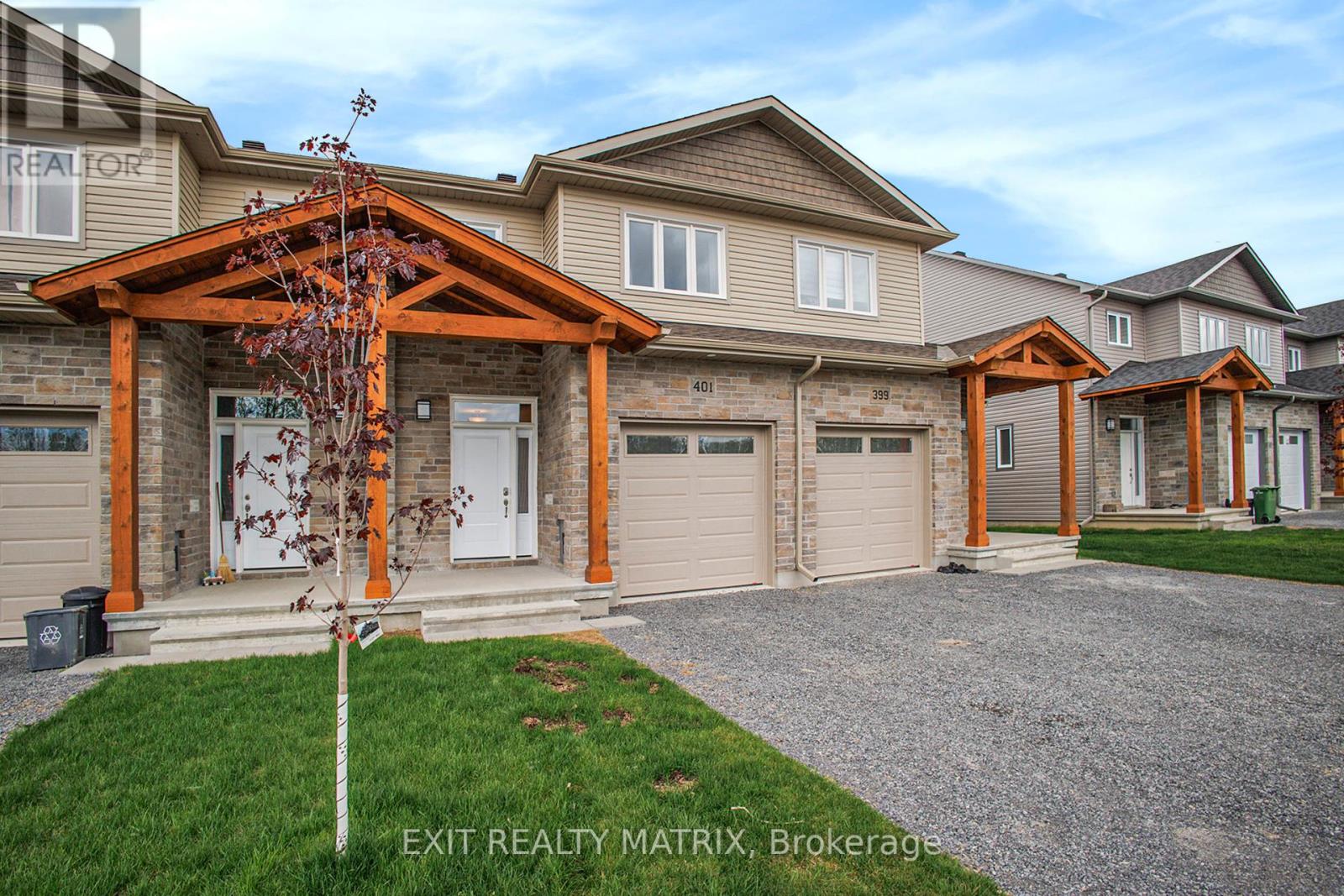 401 VOYAGEUR PLACE, Russell, Ontario
