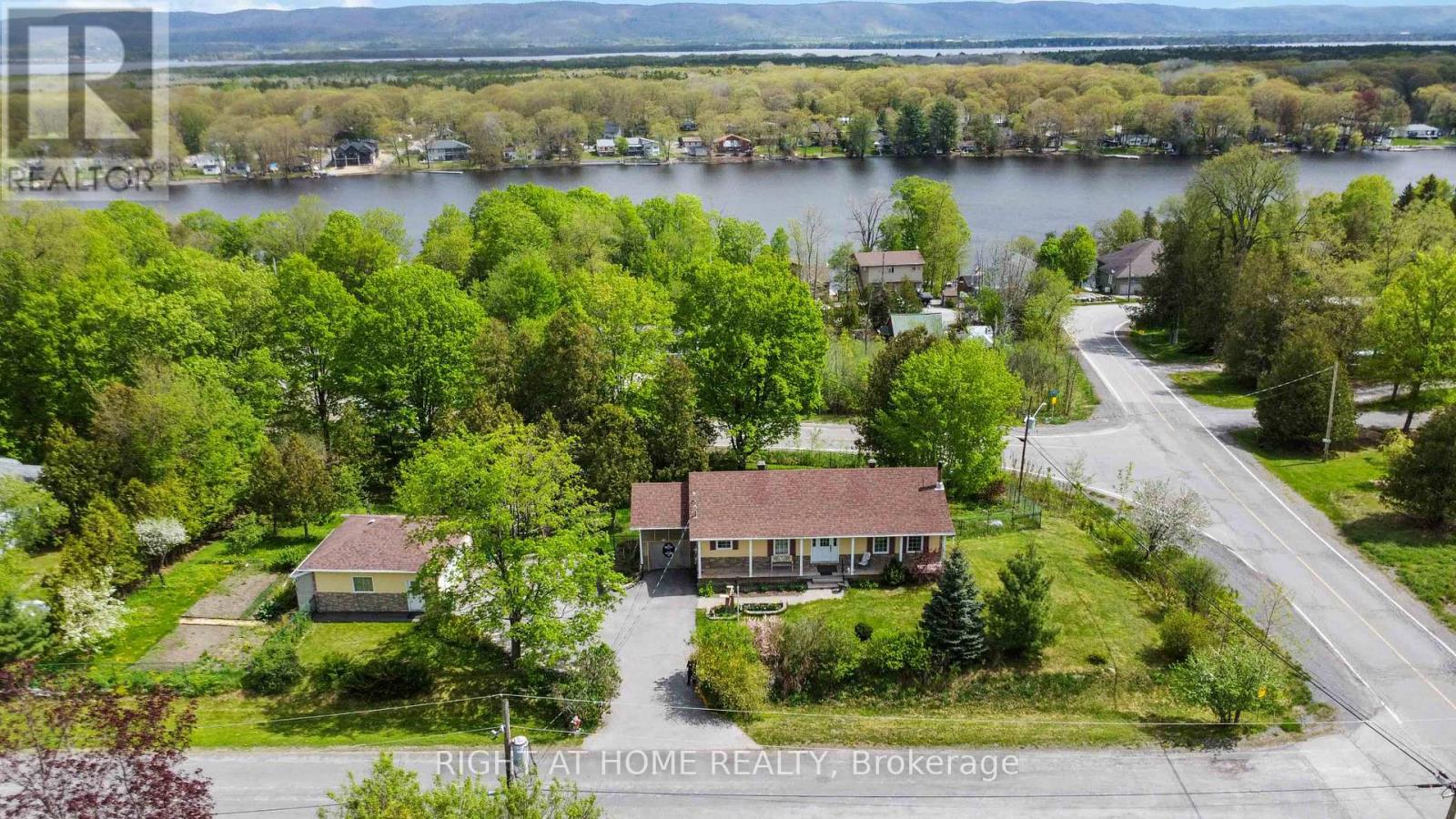 104 & 110 HIGHVIEW DRIVE, Ottawa, Ontario