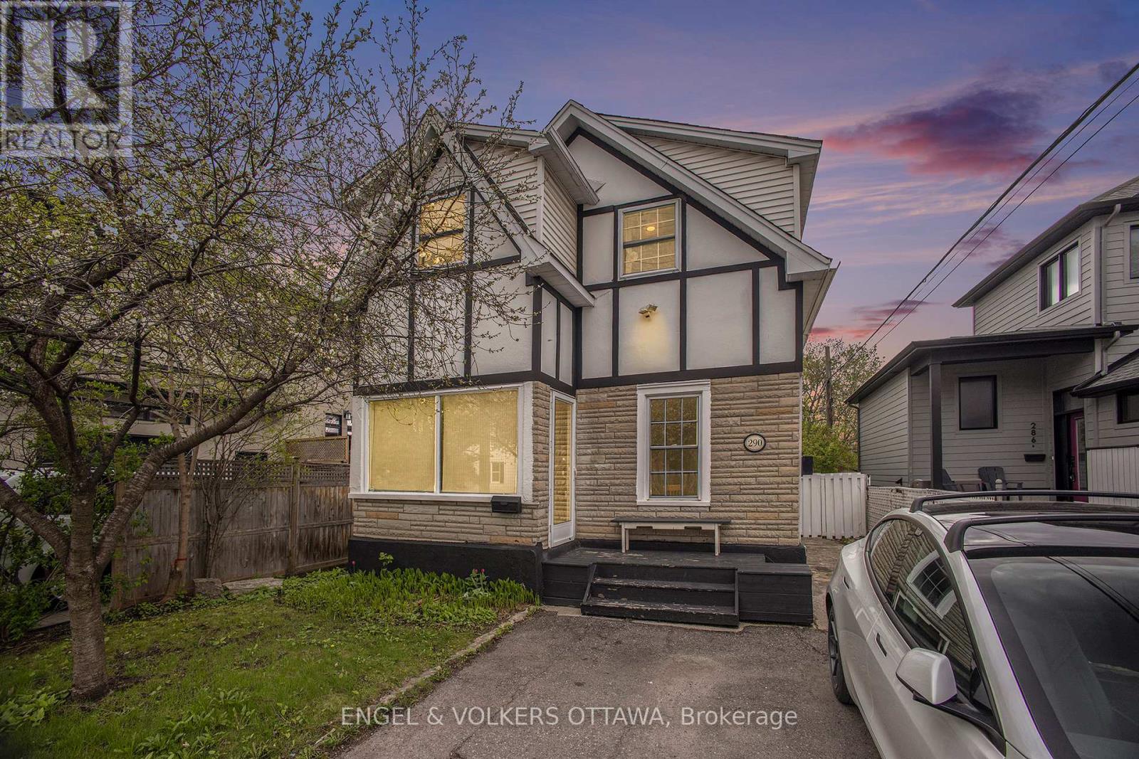 290 CARLETON AVENUE, Ottawa, Ontario