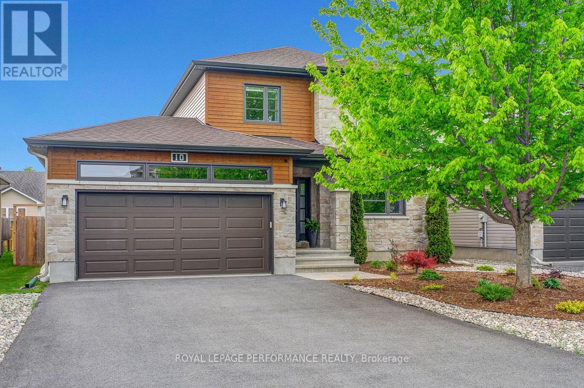 10 BRICKYARD DRIVE, Russell, Ontario