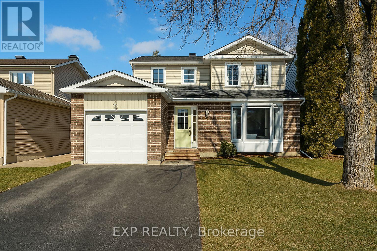 16 WEYBRIDGE DRIVE, Ottawa, Ontario