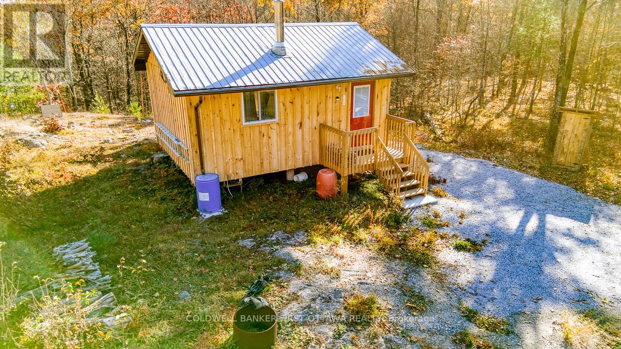2062 CROSS ROAD, Frontenac, Ontario
