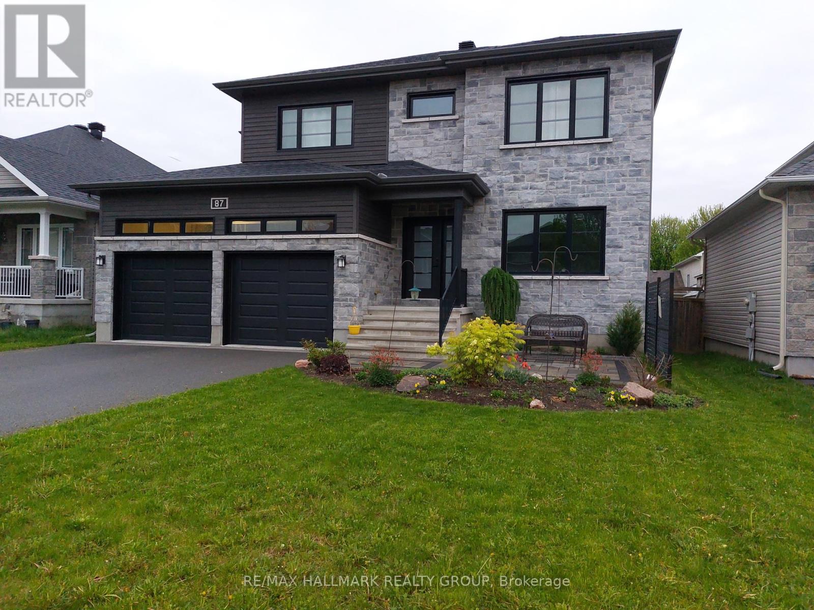 87 COBBLESTONE DRIVE, Russell, Ontario
