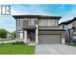 561 BOBOLINK RIDGE, Ottawa, Ontario