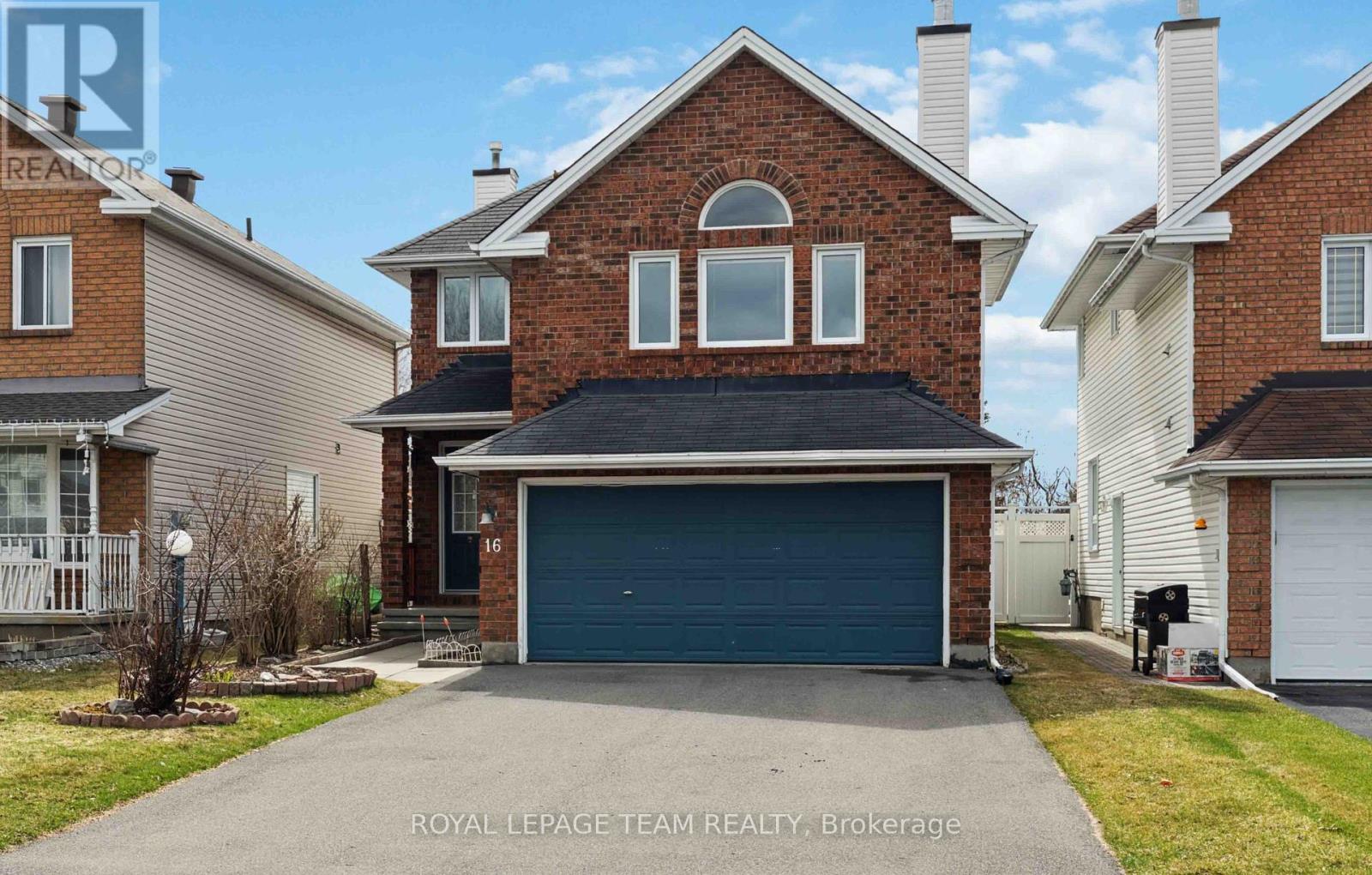 16 ROYAL FIELD CRESCENT, Ottawa, Ontario