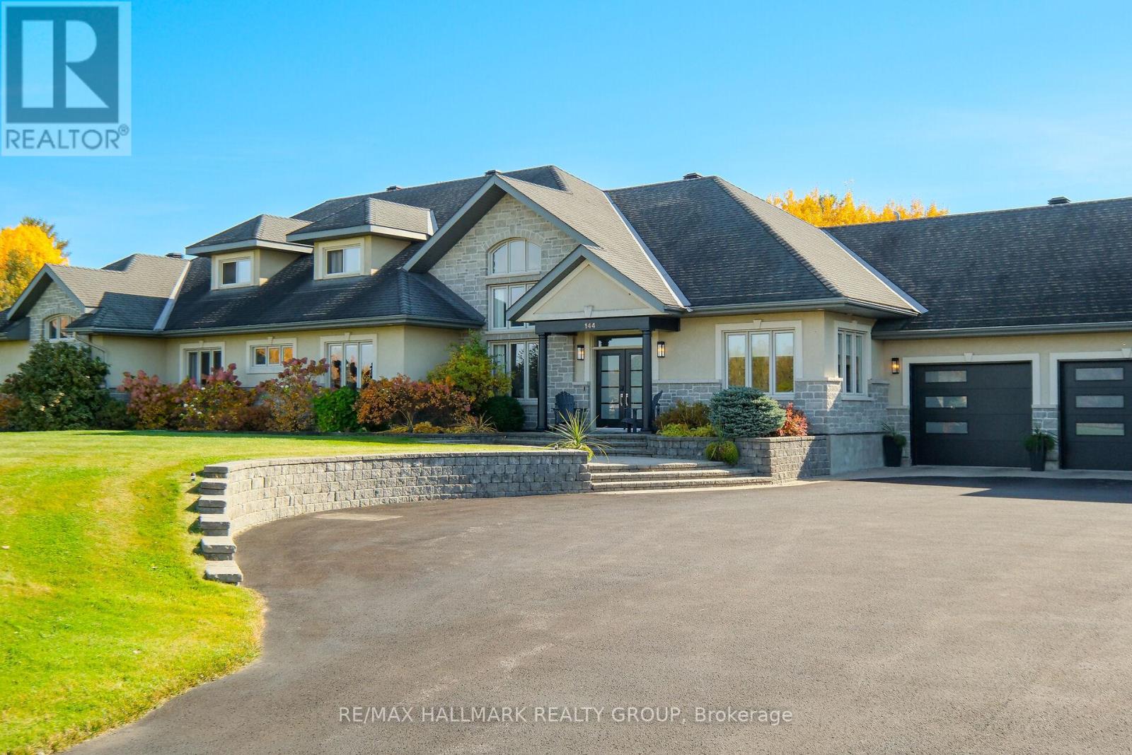 144 KERRY HILL CRESCENT, Ottawa, Ontario