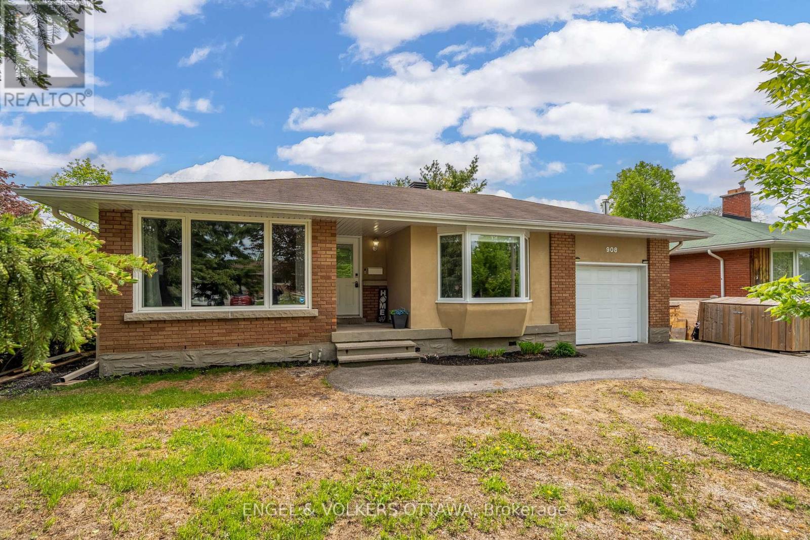 908 PLEASANT PARK ROAD, Ottawa, Ontario