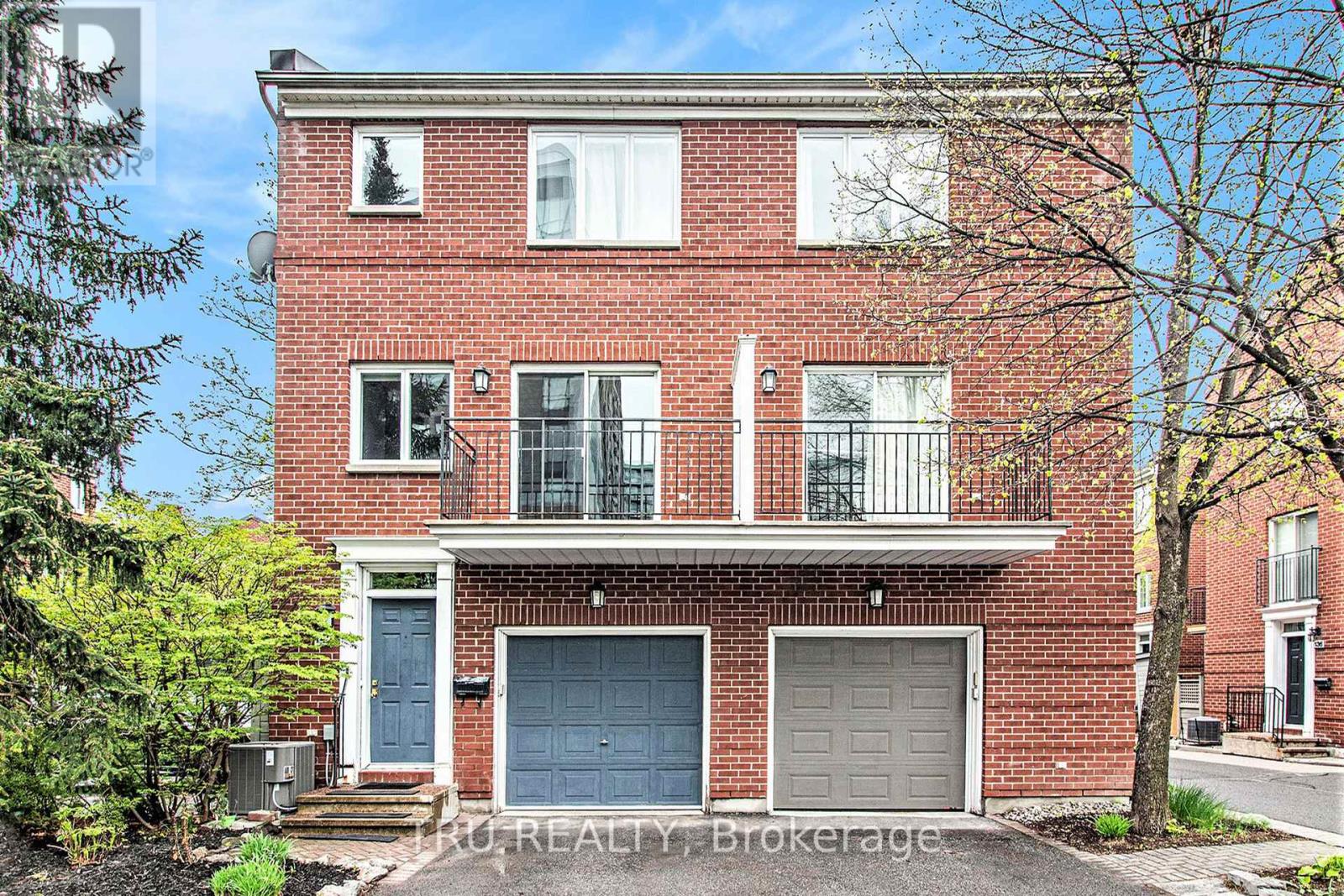 142 COBOURG STREET, Ottawa, Ontario