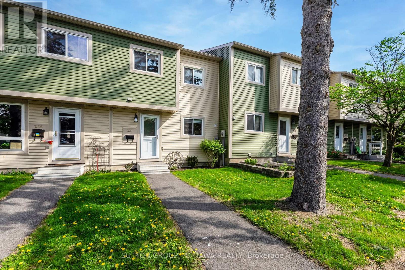237 TEAL CRESCENT, Ottawa, Ontario
