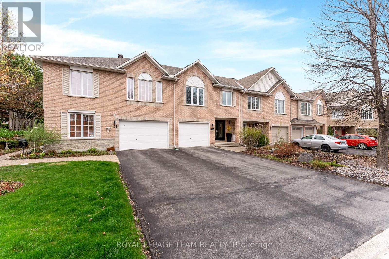 136 MACASSA CIRCLE, Ottawa, Ontario