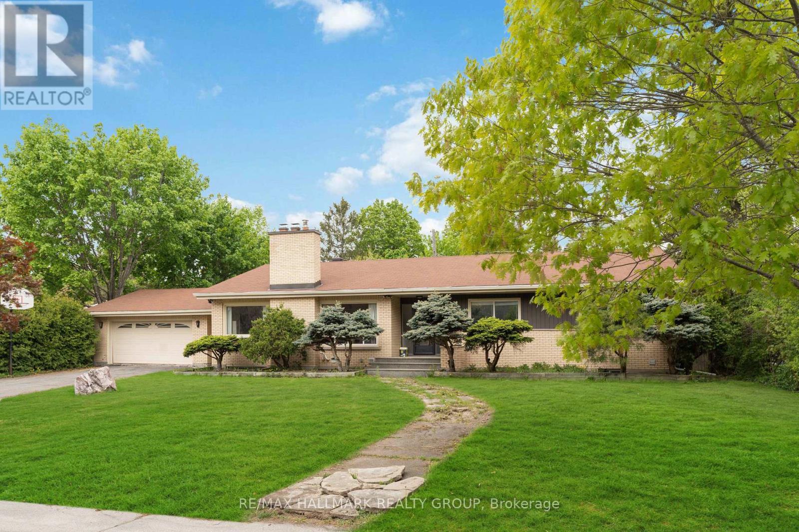 333 ROGER ROAD, Ottawa, Ontario