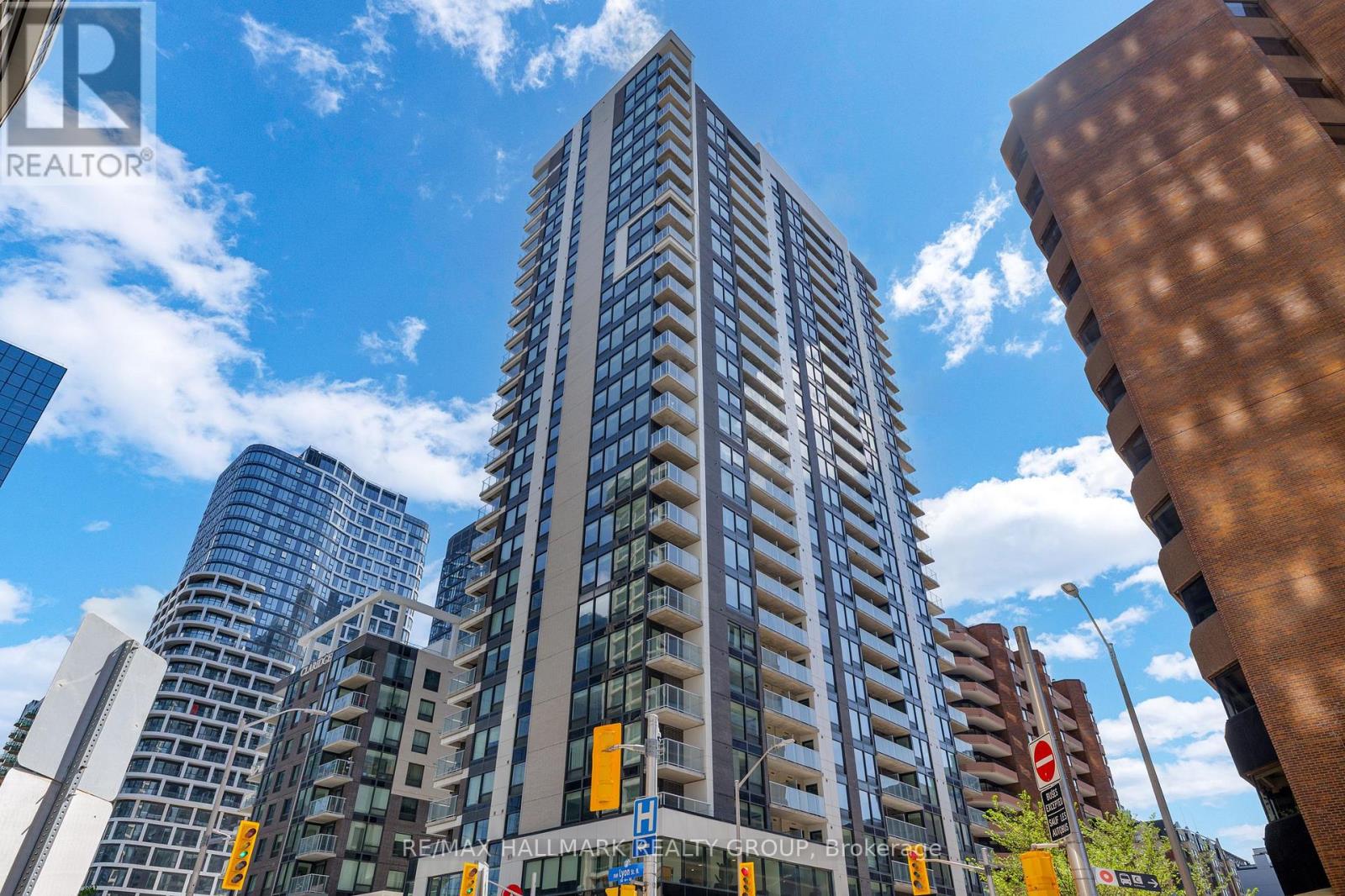 702 - 340 QUEEN STREET, Ottawa, Ontario