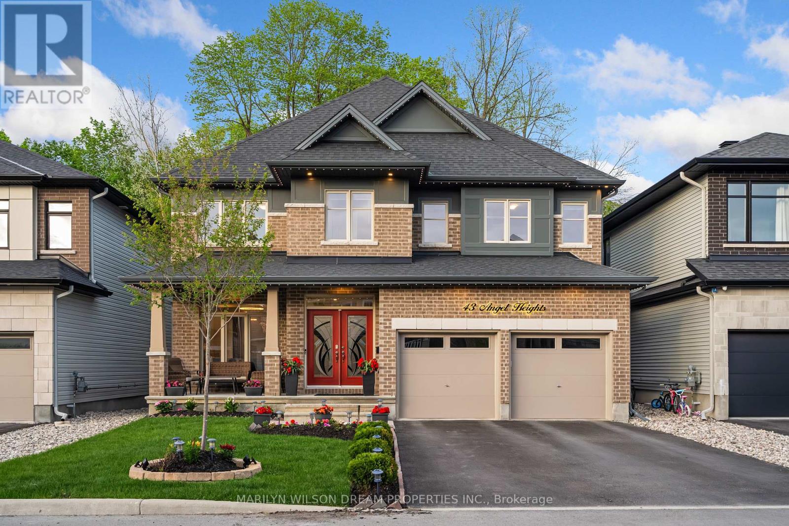 43 ANGEL HEIGHTS, Ottawa, Ontario