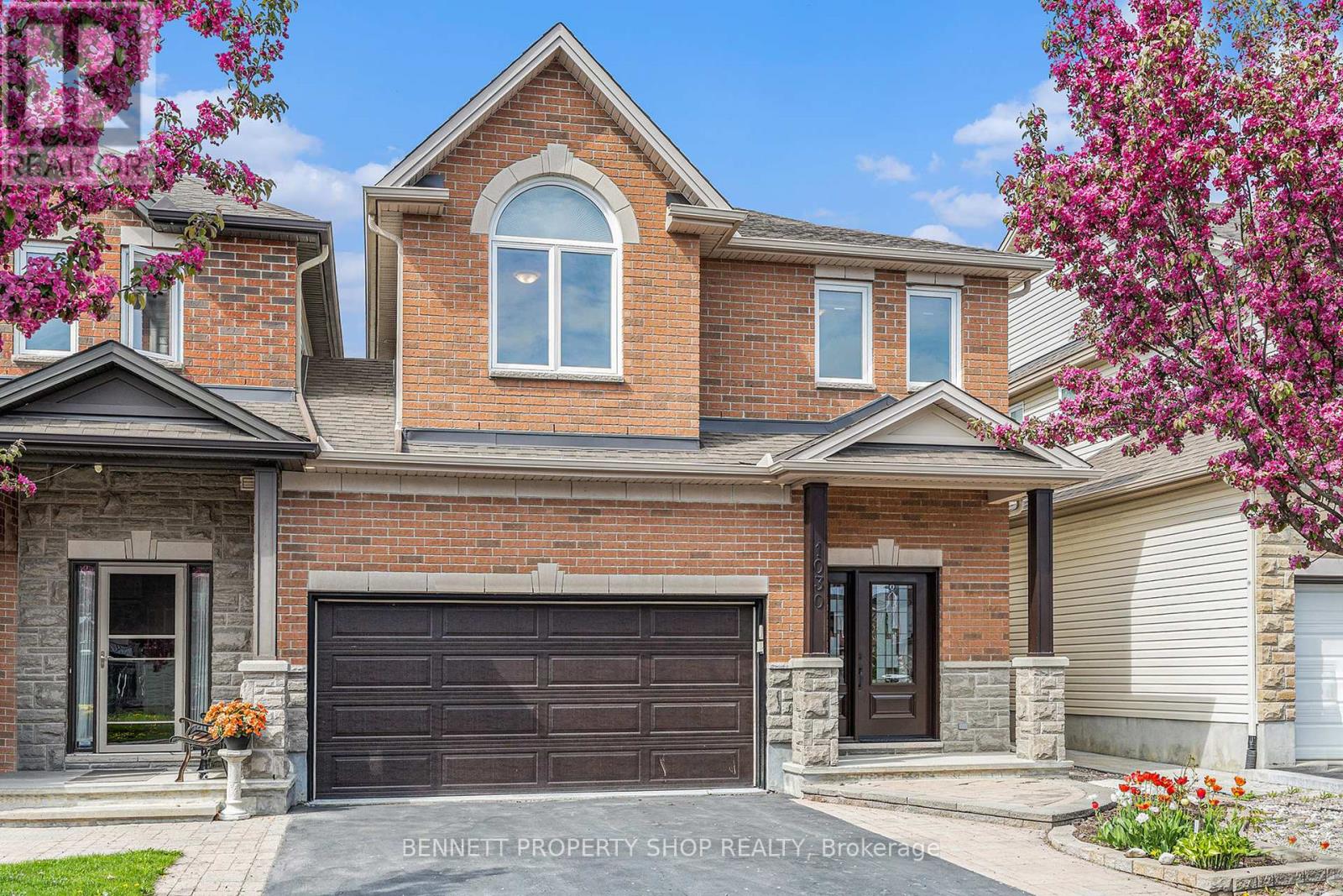 1030 NORTHGRAVES CRESCENT, Ottawa, Ontario