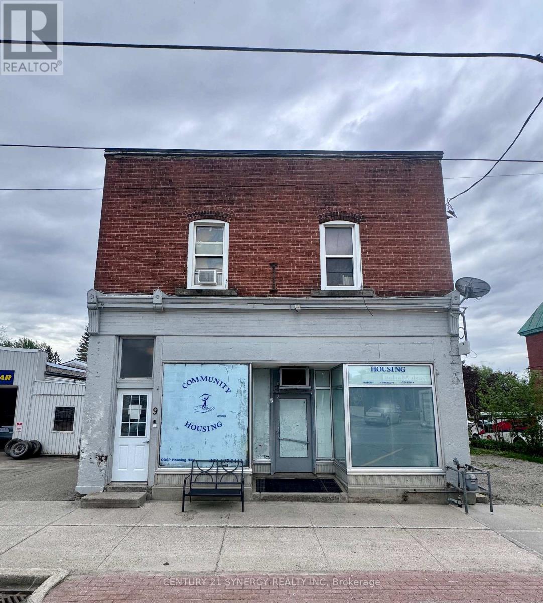 9 MAIN STREET E, Athens, Ontario