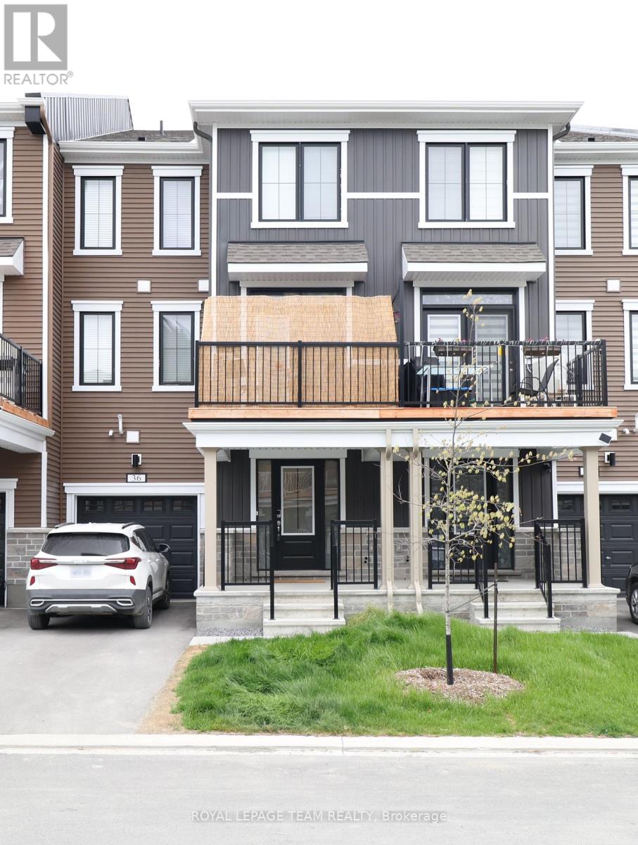 36 STITCH MEWS, Ottawa, Ontario