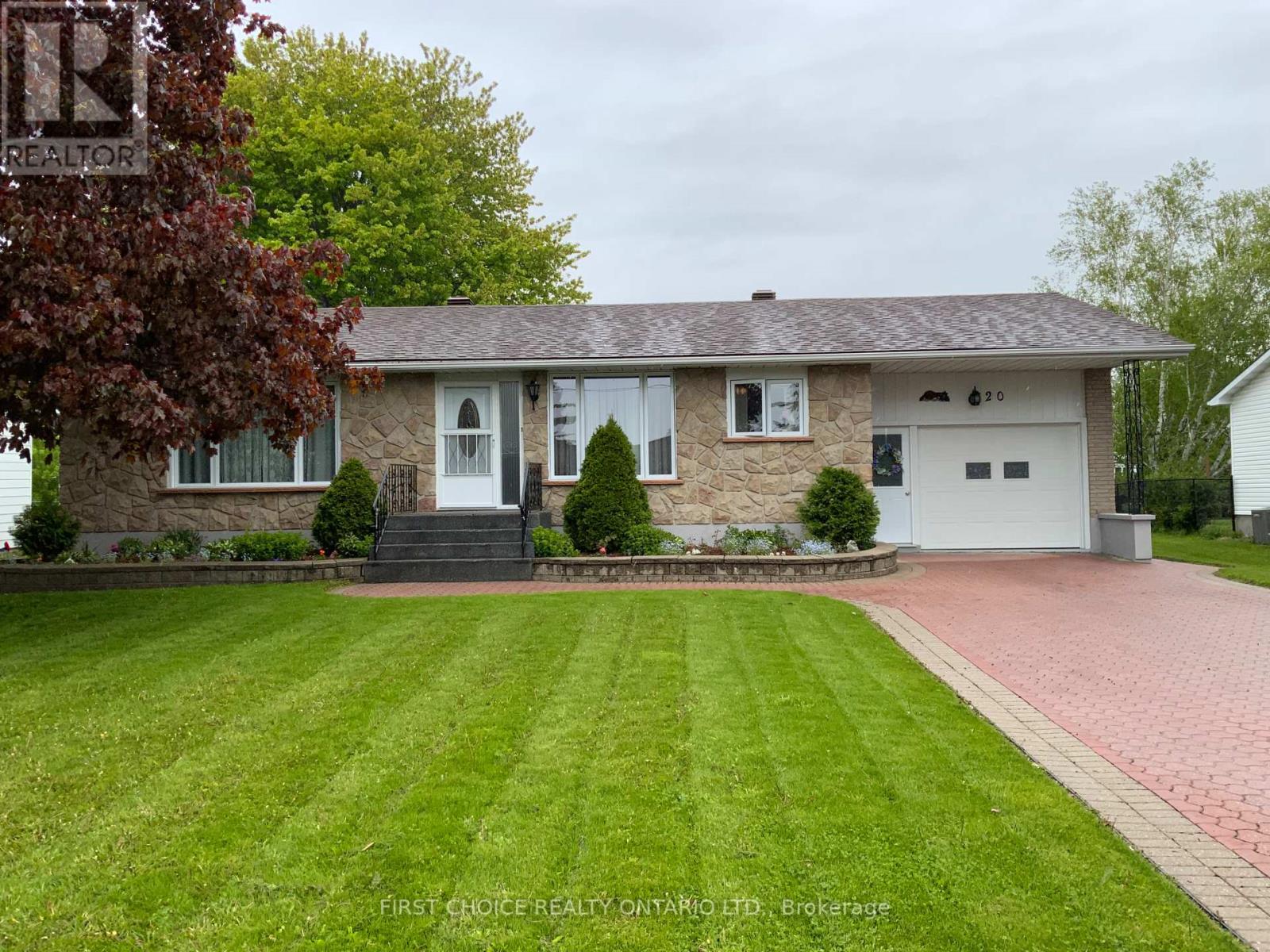 20 DOLLARD STREET, Russell, Ontario
