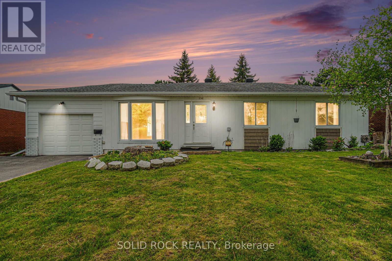 196 MORRENA ROAD, Ottawa, Ontario