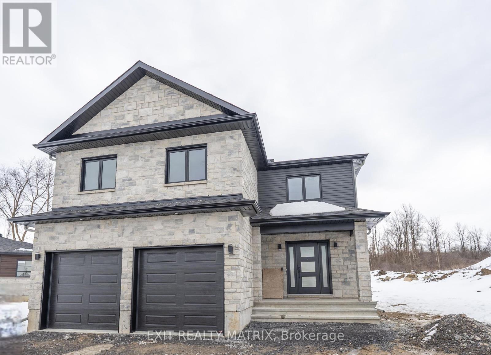 1409 CAROLINE COURT, Cornwall, Ontario