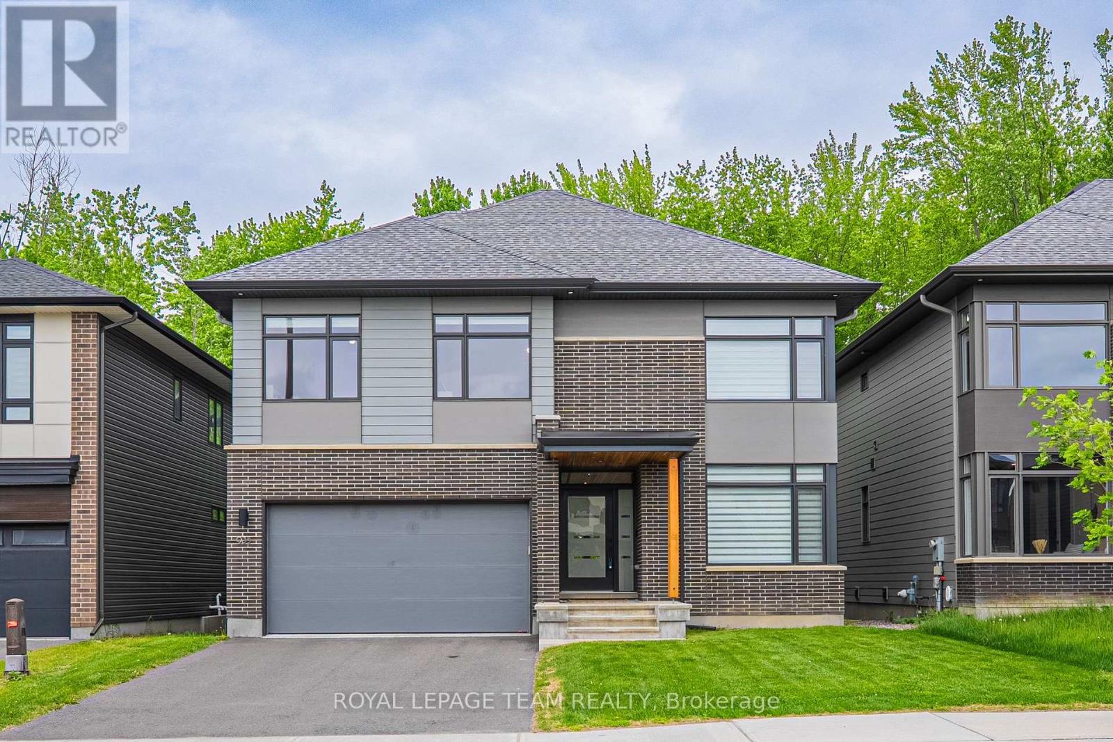 935 ATRIUM RIDGE, Ottawa, Ontario