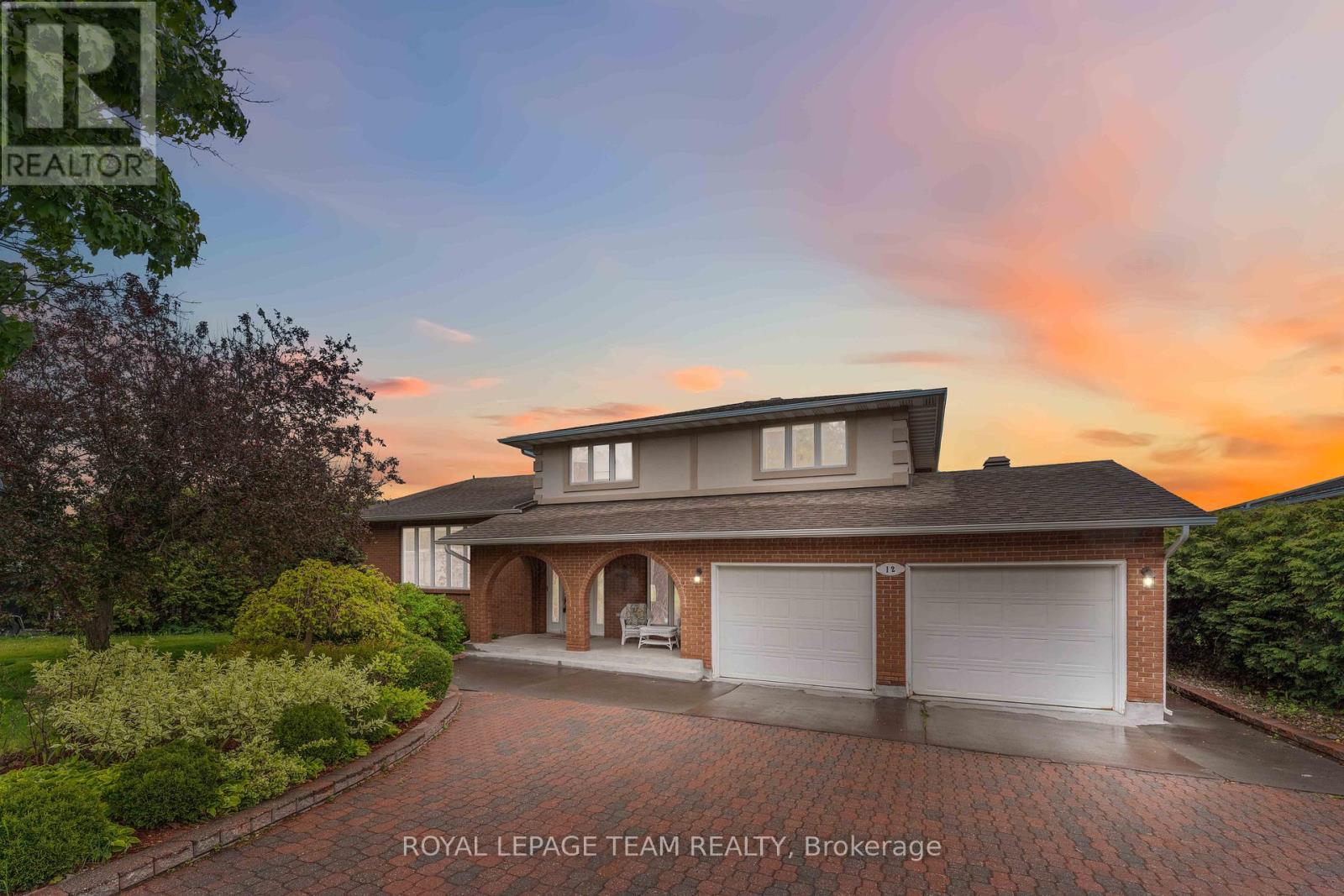 12 QUEEN ANNE CRESCENT, Ottawa, Ontario