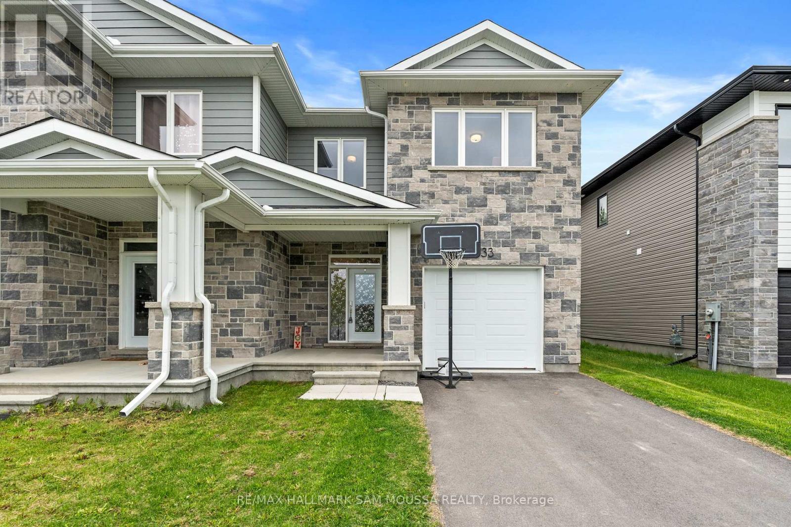 33 MAC BEATTIE DRIVE, Arnprior, Ontario