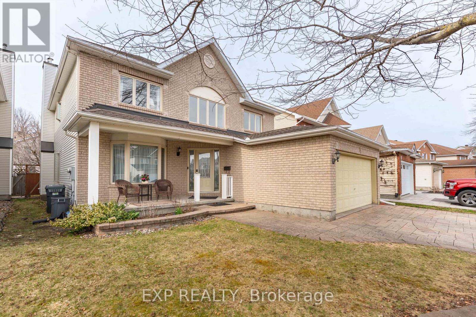 15 MAYFORD AVENUE, Ottawa, Ontario