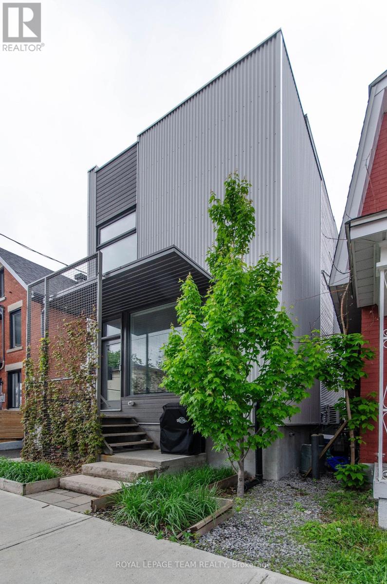 123-125 CARRUTHERS AVENUE, Ottawa, Ontario