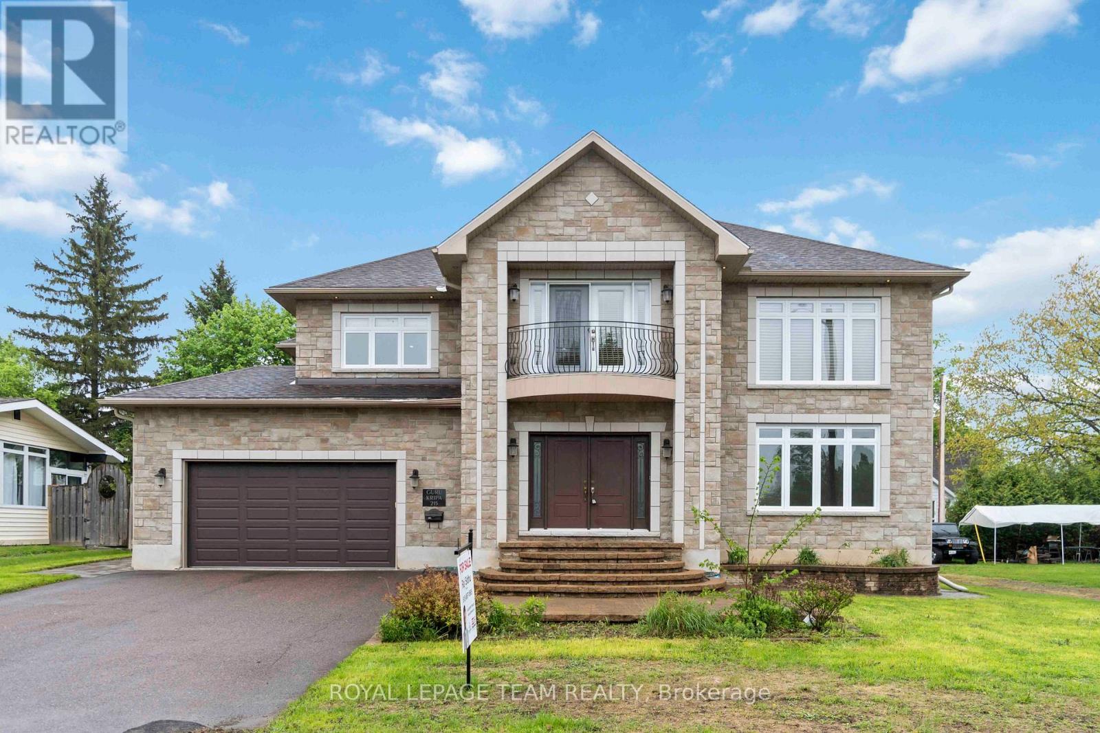 215 STEVENSON CRESCENT, Renfrew, Ontario