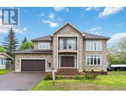 215 STEVENSON CRESCENT, Renfrew, Ontario