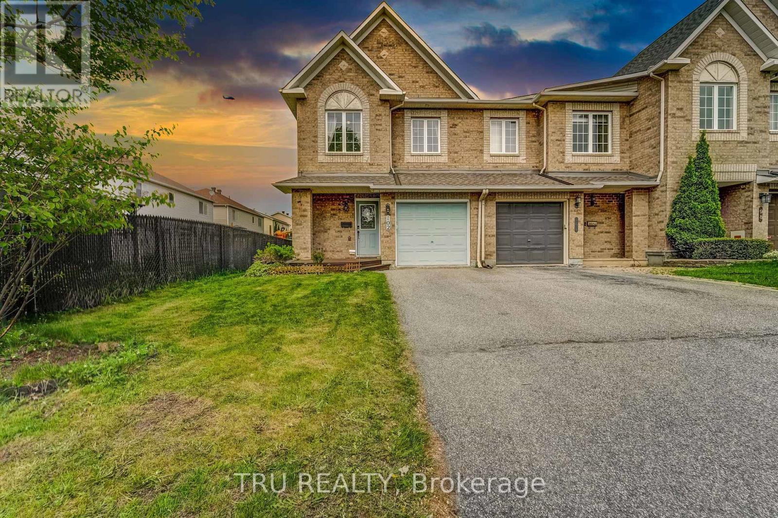 102 SOUTHPOINTE AVENUE, Ottawa, Ontario