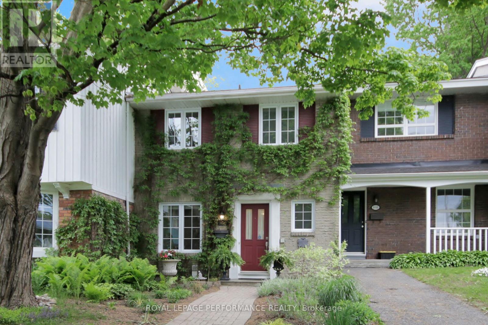 900 WALKLEY ROAD, Ottawa, Ontario